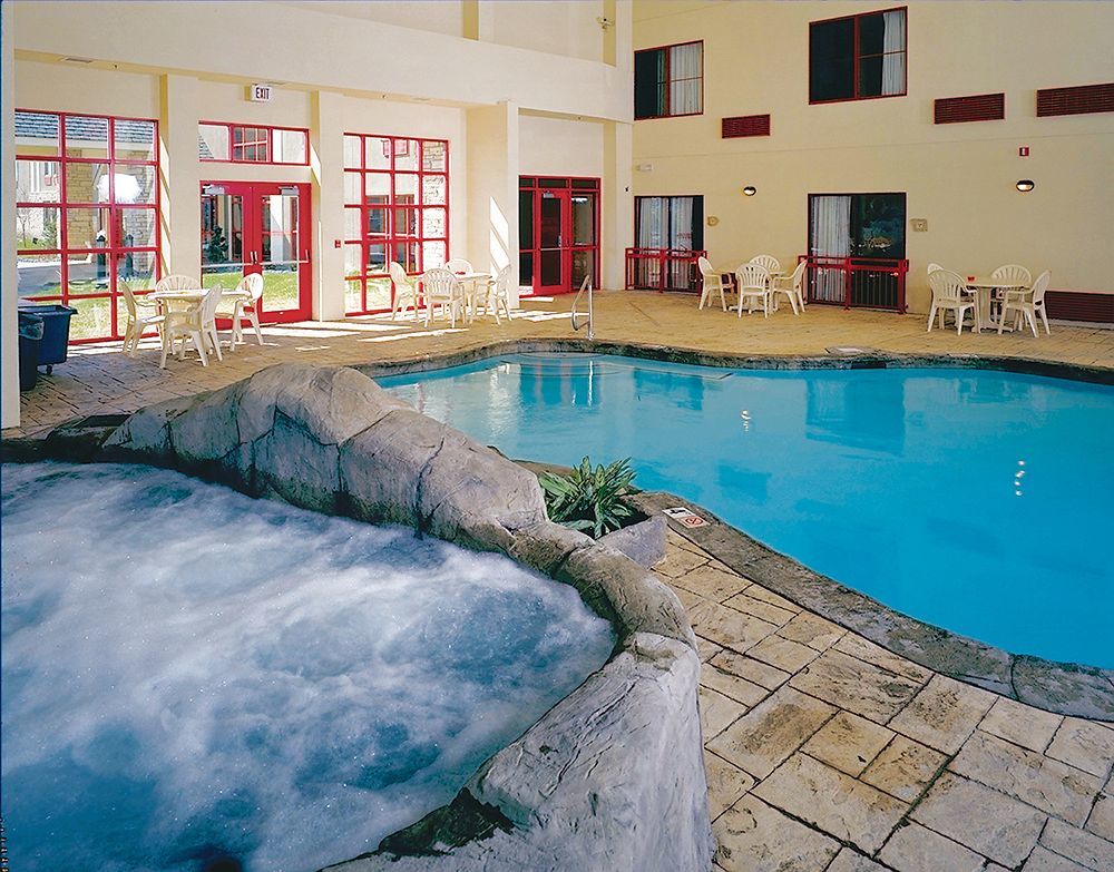 Wildwood Lodge & Suites 클리브 시설 사진